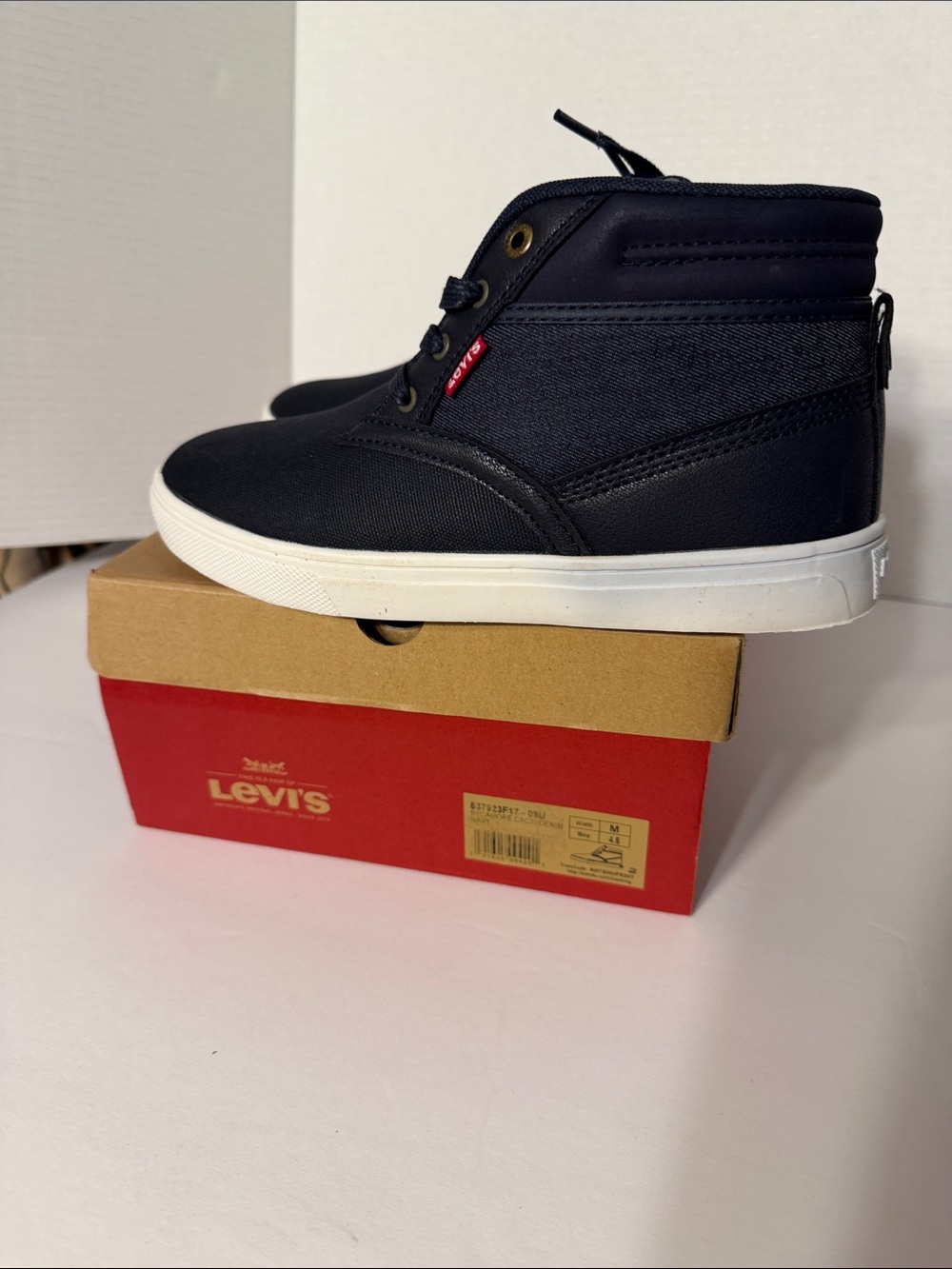 Levi's Men's Black Chukka Boots with White Sole